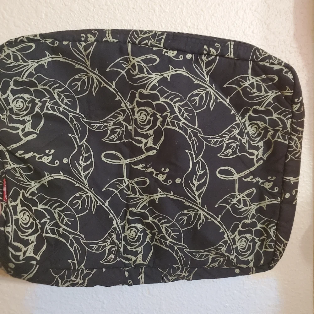 Levi’s black multi print padded cushioned fabric laptop sleeve‎